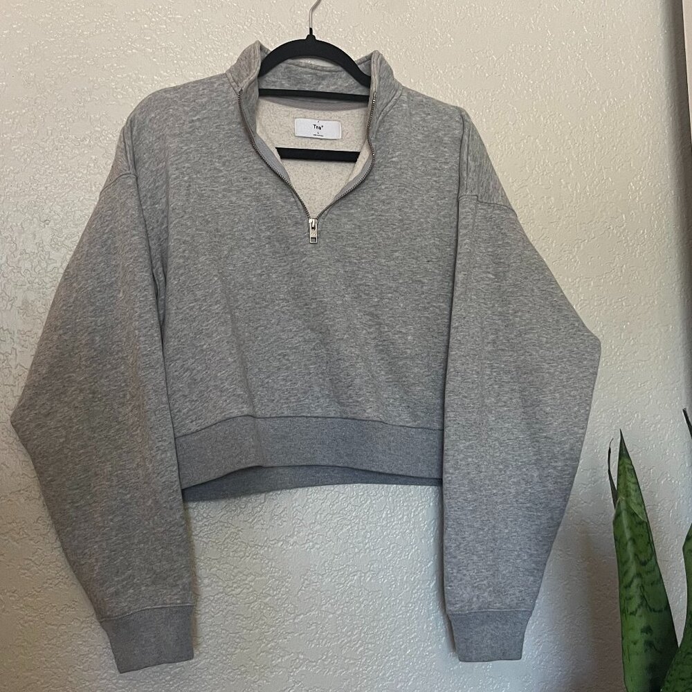 ARITZIA TNA Cropped Cozy Fleece Quarter Zip Sweatshirt Gray